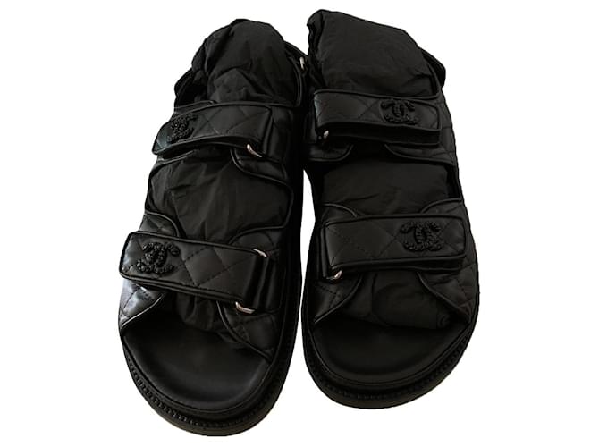 Chanel Papai sandálias novas Preto Couro  ref.349772
