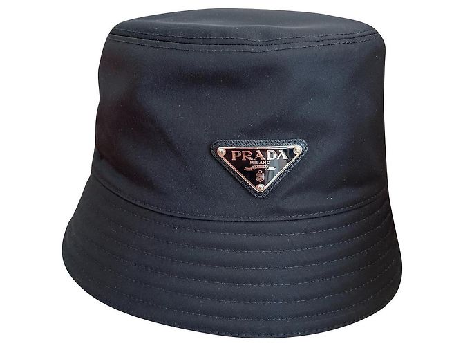 Cappello Prada in nylon nero 