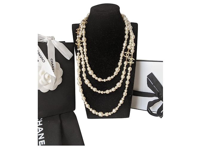 Chanel Perla Barocca CC 160 cm B17 Una lunga collana Bianco