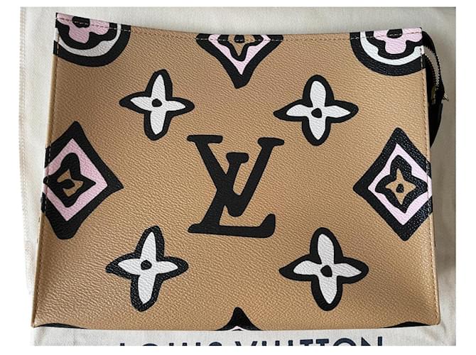 Louis Vuitton toilet pouch 26  wild at heart collection New Beige Cloth  ref.350733