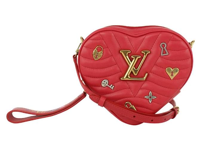 Louis Vuitton Limited Edition New Wave Heart Crossbody-Tasche aus gestepptem Leder in Rot  ref.351415