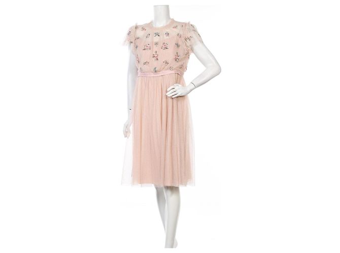 Robe brodée rose Needle & Thread Taille L