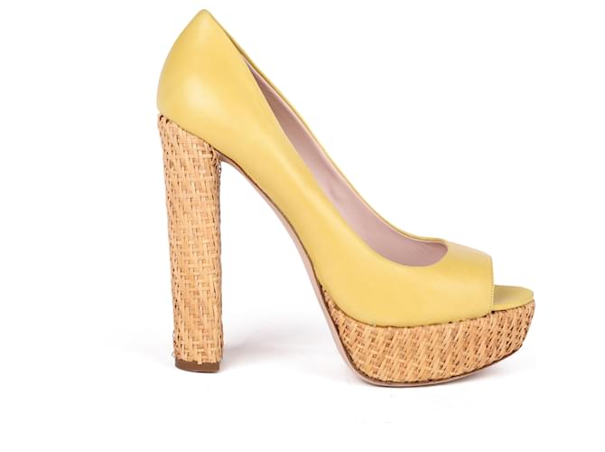 Miu Miu Zapatos de tacón peep toe con plataforma de paja y cuero amarillo MiuMiu  ref.351777