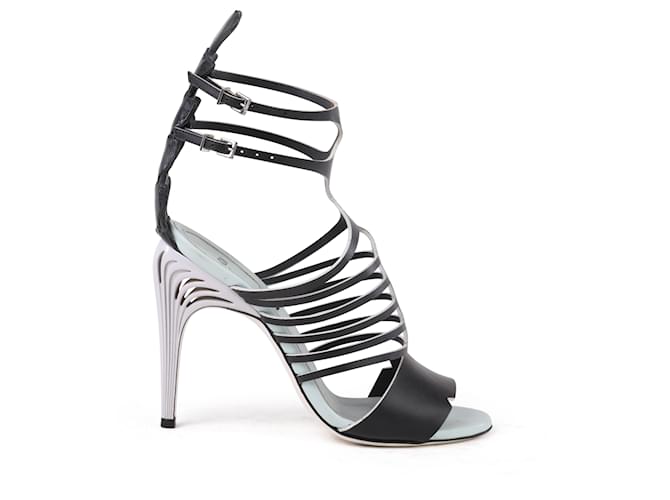 fendi black and white bolsauette