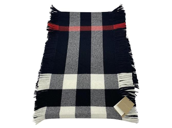 Burberry Classic Multiple colors Wool  ref.352021