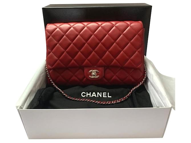 Chanel rote Clutch aus Lammleder SHW Kunstleder  ref.352090