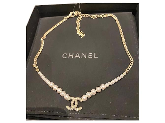 Gargantilla Chanel de perlas y cristal Dorado  ref.352095