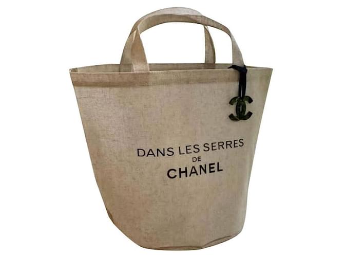 Chanel Borsa da viaggio Beige Biancheria  ref.352345