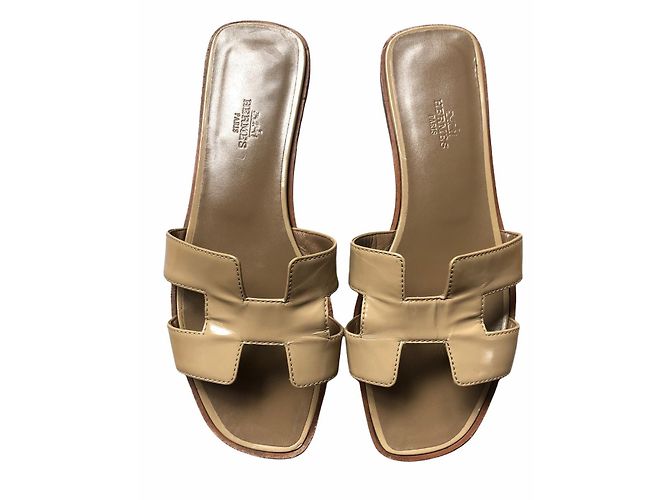 Hermès Mules Beige Leather Patent Leather 39