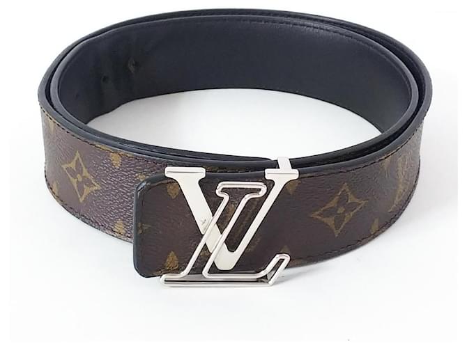 Mens Designer Clothes  LOUIS VUITTON leather belt with gold buckle 79