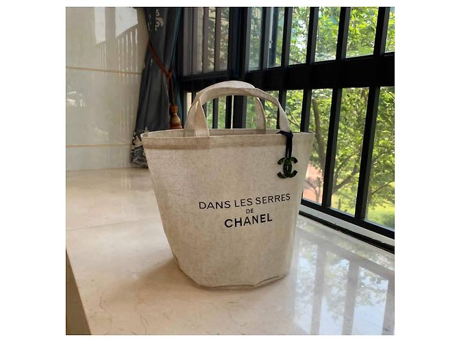 BOLSA DE CIERRE EN LOS INVERNADEROS DE CHANEL Beige