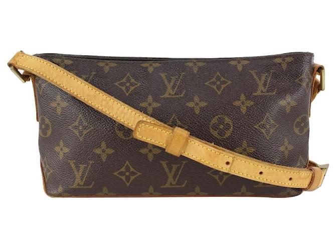 Louis Vuitton Monogram Trotteur Crossbody bag Leather ref.355482