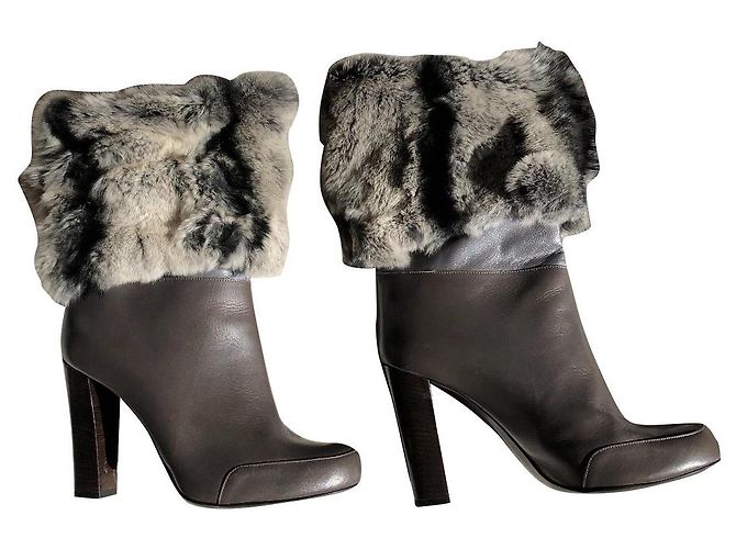 Stivali con tacco alto Pollini in pelle e pelliccia grigia Grigio