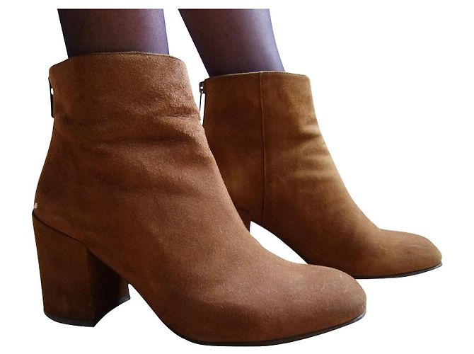 Botines de ante Stuart Weitzman Caramelo