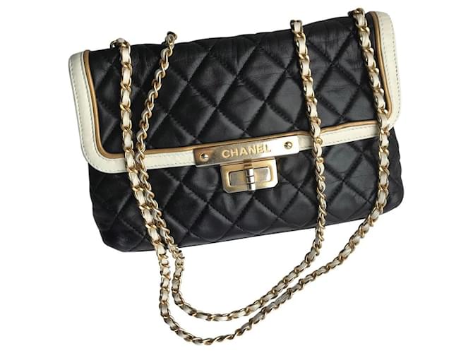 Chanel Black Crossbody Flap Bag Beige Leather  ref.359696