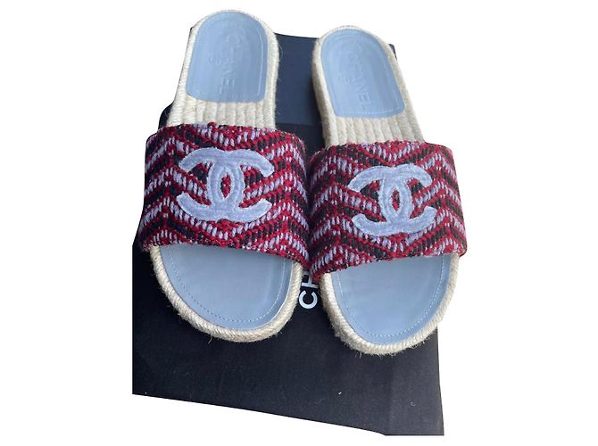 Chanel Mules Bordeaux