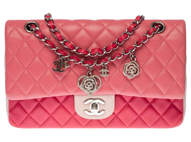 Superb Chanel Timeless / Classic limited edition Valentine Crystal Hearts Medium handbag in Tricolore quilted lambskin, Garniture en métal argenté Pink Leather  ref.361215
