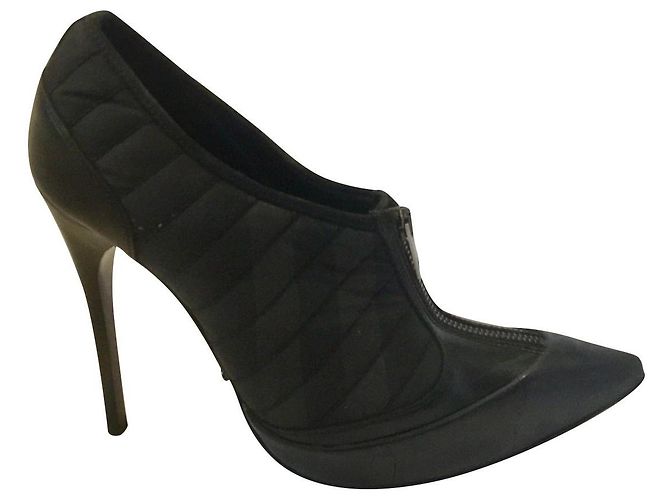 Botas Burberry Biker Huntly Ankle - acolchoadas Preto Cinza