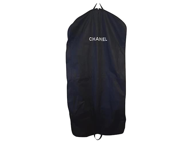 Chanel Satteltaschen Schwarz Weiß Polyester Kunststoff  ref.363173