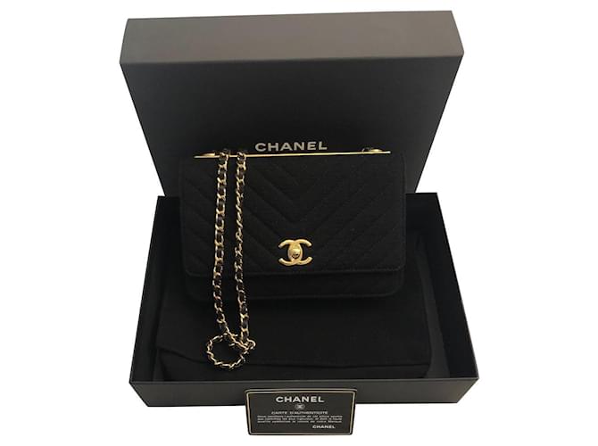 Chanel Handbags Black Cloth  ref.363302