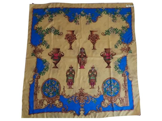 Pañuelo de seda Gianni Versace Amarillo 90x90