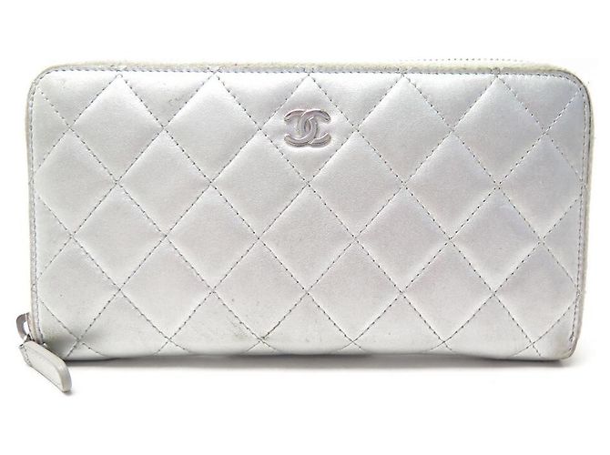 Timeless CARTERA LARGA CHANEL CLASSIC CON CREMALLERA DE PIEL ACOLCHADA PLATA