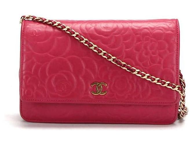 Chanel Leather Camellia Wallet On Chain in red lambskin leather ref.365320  - Joli Closet