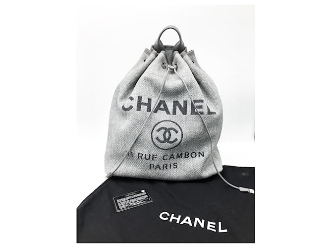 Timeless Magnífica mochila Chanel Deauville Gris antracita Cuero  ref.365898