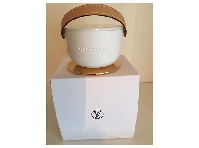 LOUIS VUITTON CANDLE Eggshell