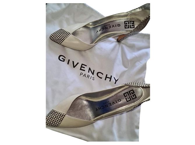 Givenchy Leder Pumps Beige Größe 40