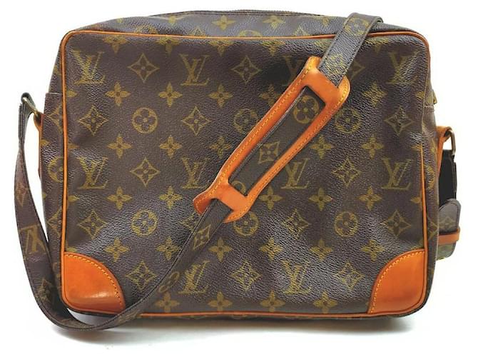 Louis Vuitton Monogram Potomac Messenger Camera Bag 855498