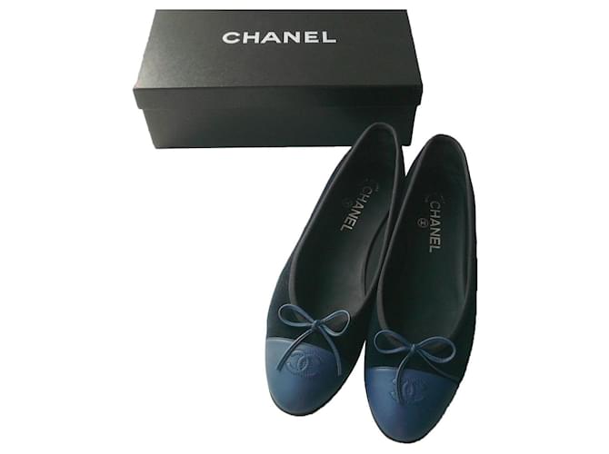 CHANEL Navy blue velvet ballerinas T40,5 C IT very good condition Leather  ref.368327