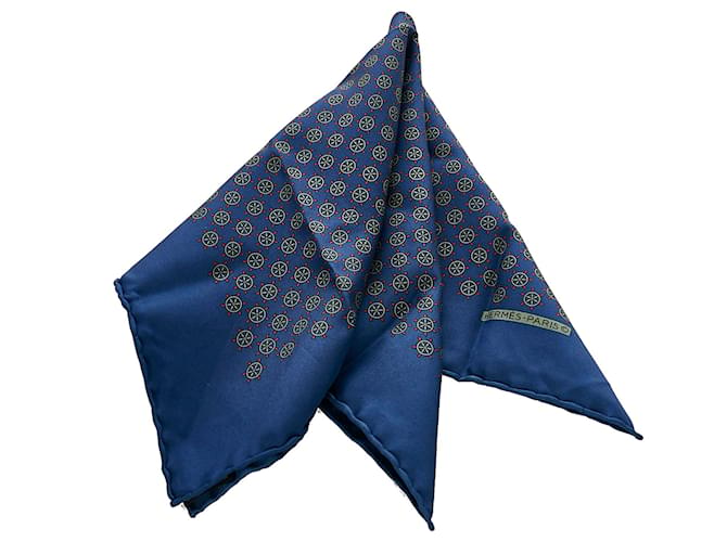 Foulard en soie imprimée bleu Hermès Tissu  ref.368771