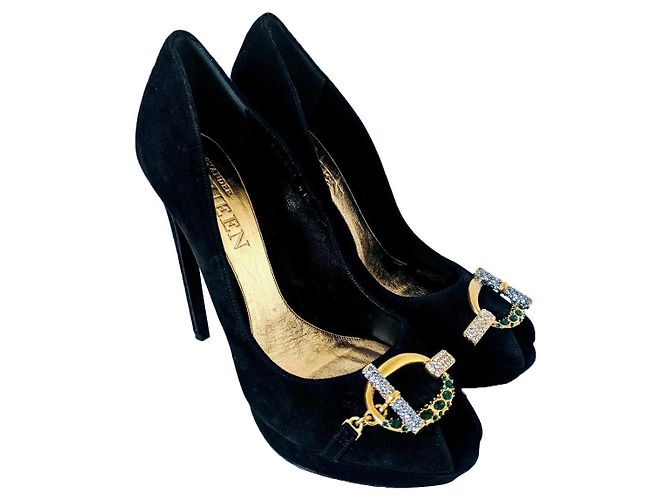Scarpins Alexander Mcqueen de camurça preta com fivela de strass 41 Preto