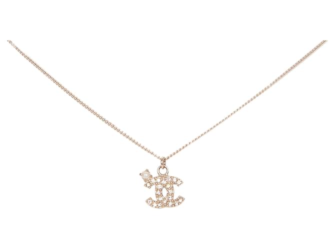 Chanel Gold CC Pendant Necklace Golden Metal  ref.370035