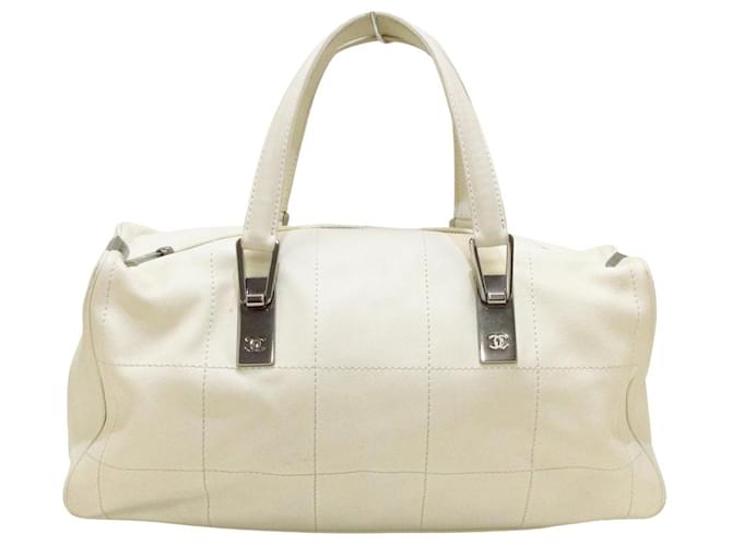 Chanel handbag Cream Leather  ref.370185