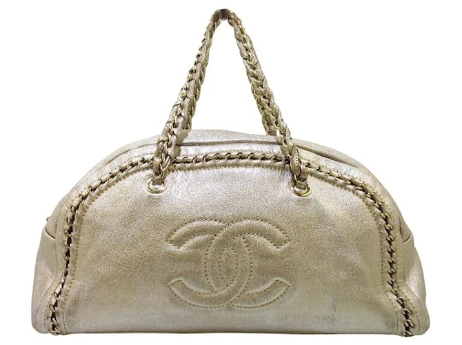 Chanel Luxury line Golden Leather  ref.370452