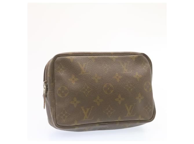 WHAT FITS IN MY BAG Louis Vuitton TROUSSE TOILETTE 18 