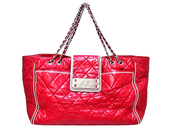 Mademoiselle Chanel Red East/West Lambskin Leather Tote Bag  ref.374587