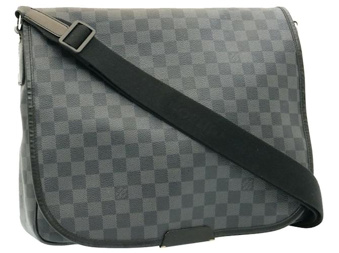 Louis Vuitton Damier Graphite Canvas Daniel GM Messenger Bag