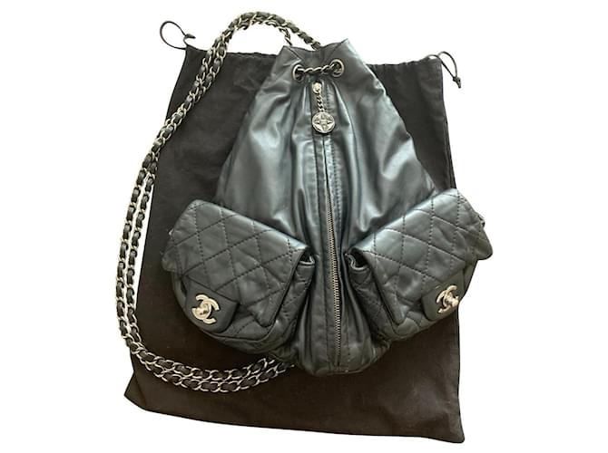 Chanel Backpacks Black Leather ref.376433 - Joli Closet