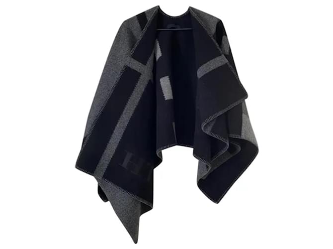 Poncho Burberry grigio scuro e iniziali in lana nera TH  ref.376809