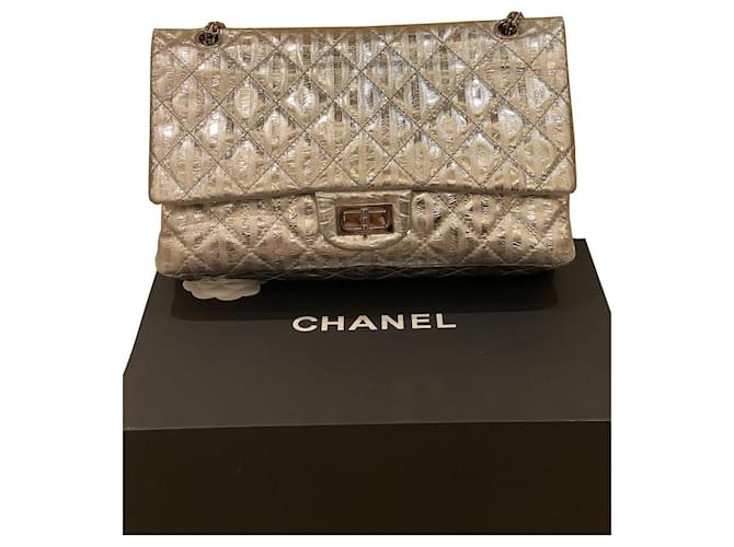 Reedición de edición limitada de Chanel 2.55 -227 Cabra  ref.377294