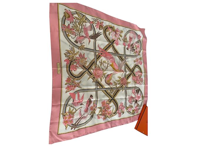 Hermès Silk scarves Pink White  ref.378698