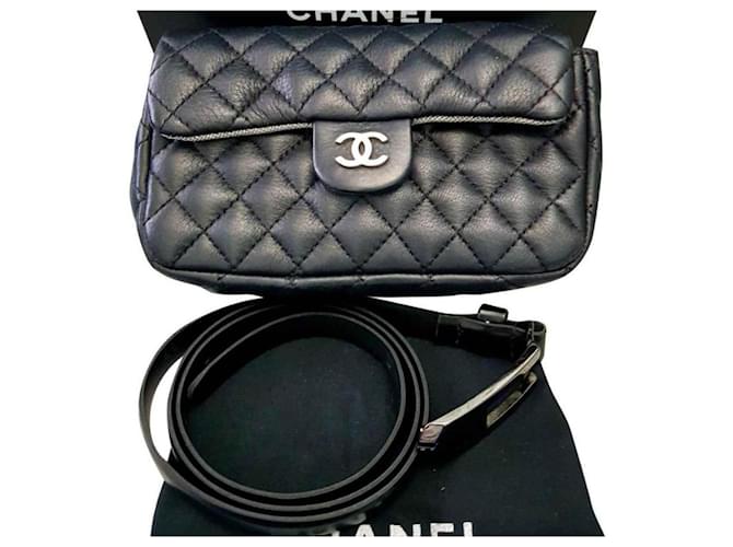 Banana pouch with Chanel chanel belt Black Silvery Leather  ref.379488