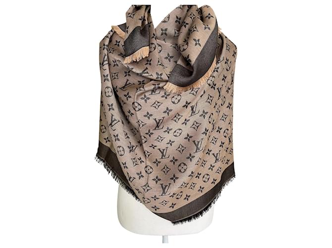 Louis Vuitton Scarves Black Beige Silk ref.380267 - Joli Closet