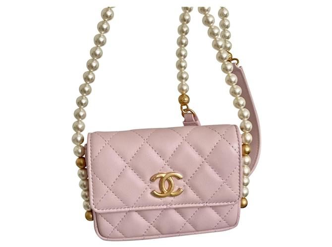 21Pochette Chanel carte S Rose Clair sur chaîne Cuir  ref.380416