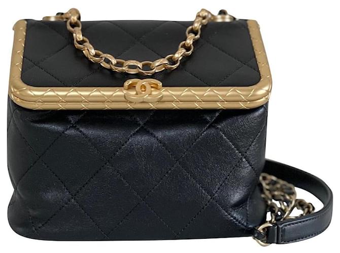 chanel small kiss lock bolsa