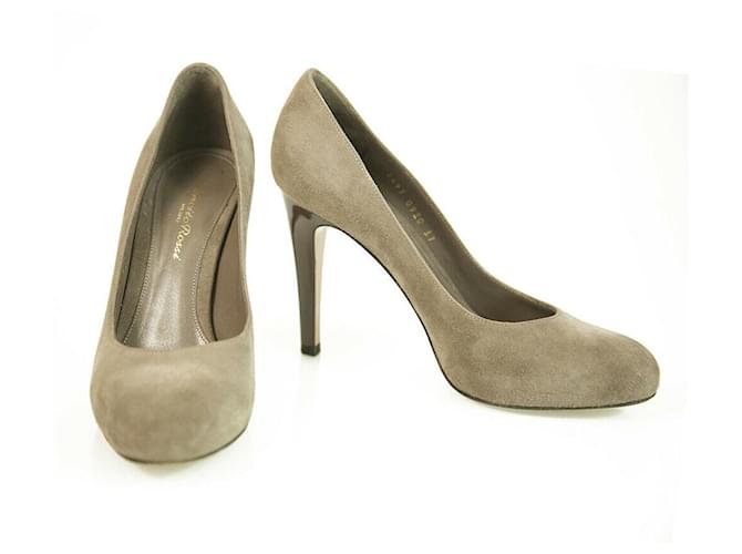 Gianvito Rossi Taupe Suede Round Toe Pumps Slim High Heels Shoes size 37  ref.380948