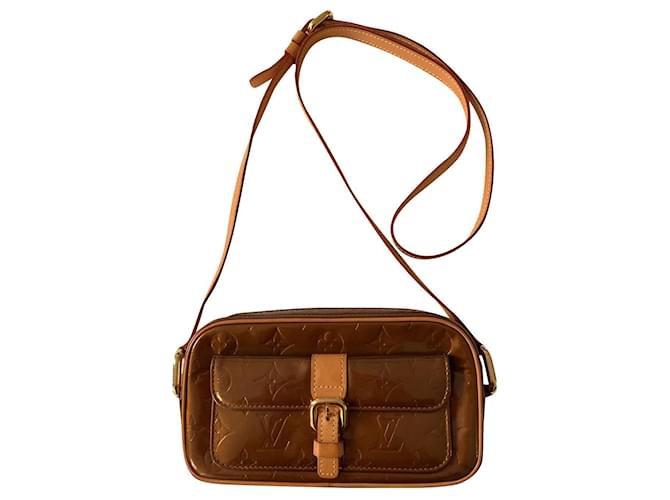 Louis Vuitton Vintage patent camera bag Bronze Patent leather ref.381895 -  Joli Closet